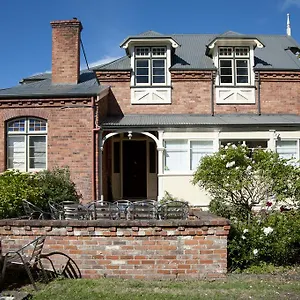 lowena-cafe-and-accommodation.top-hotels-hobart.com/